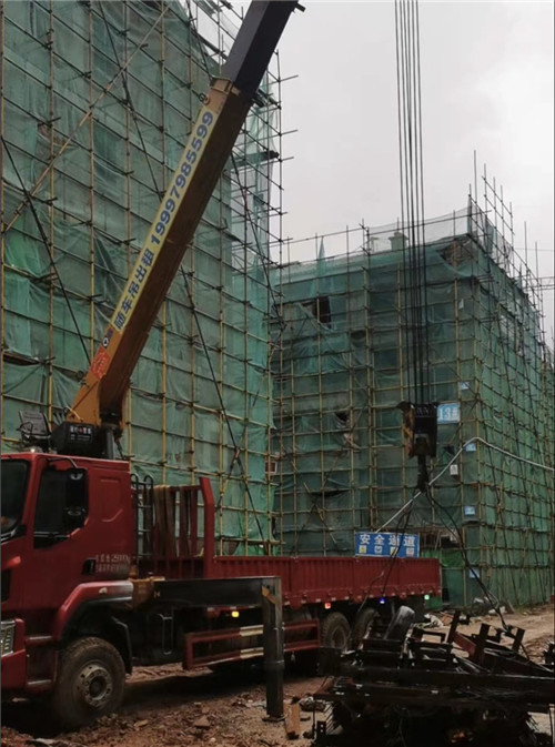 平定县“慢工细活”—— 吊车的 “微动控制” 技术