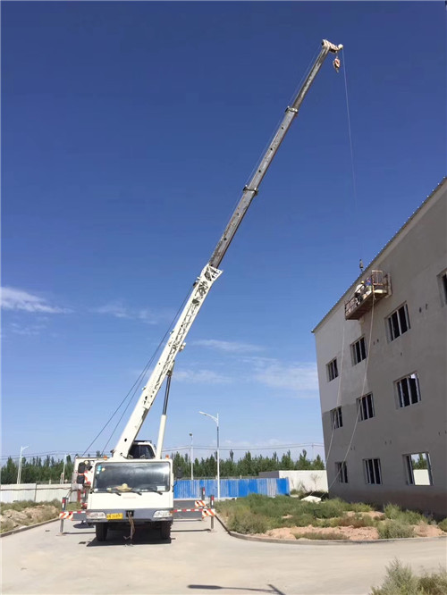 平定县“轻装强干”—— 吊车的 “轻量化臂架” 技术